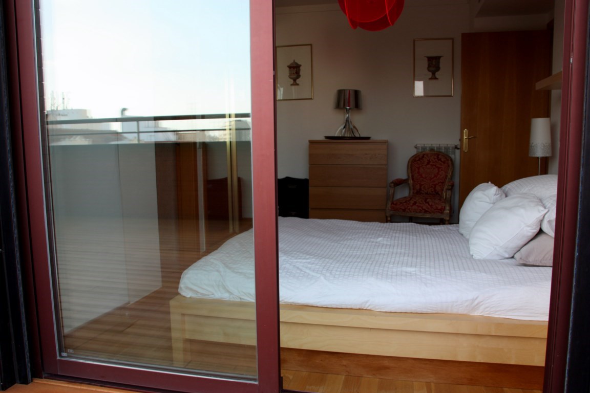 Rent Madrid Penthouse Master Room